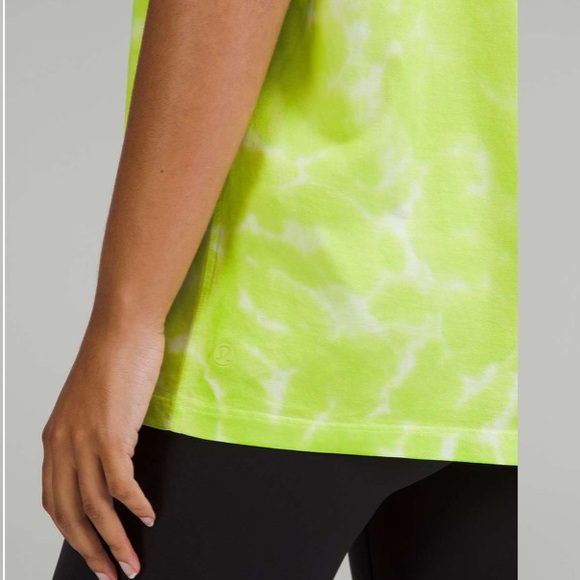 Lululemon All Yours Tee Tie Dye Size 10 NEW - Picture 11 of 11